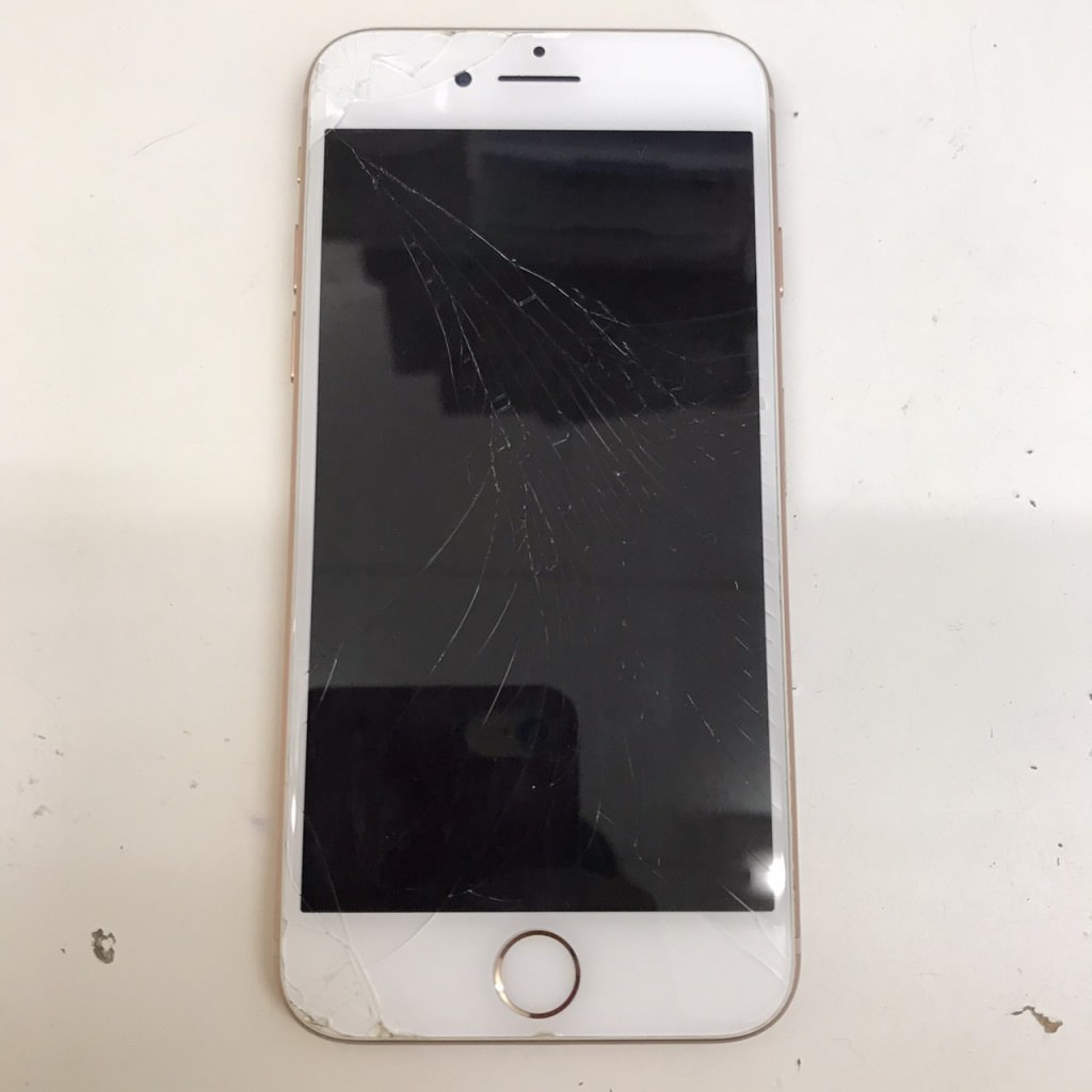 iPhone8 画面交換 スマホスピタル佐賀駅前店