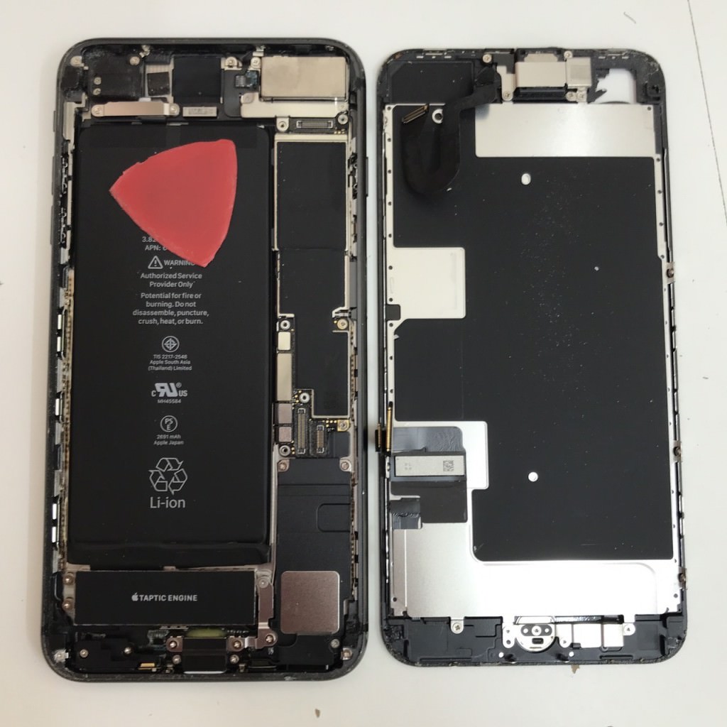 iPhone8Plus画面交換修理スマホスピタル佐賀駅前店
