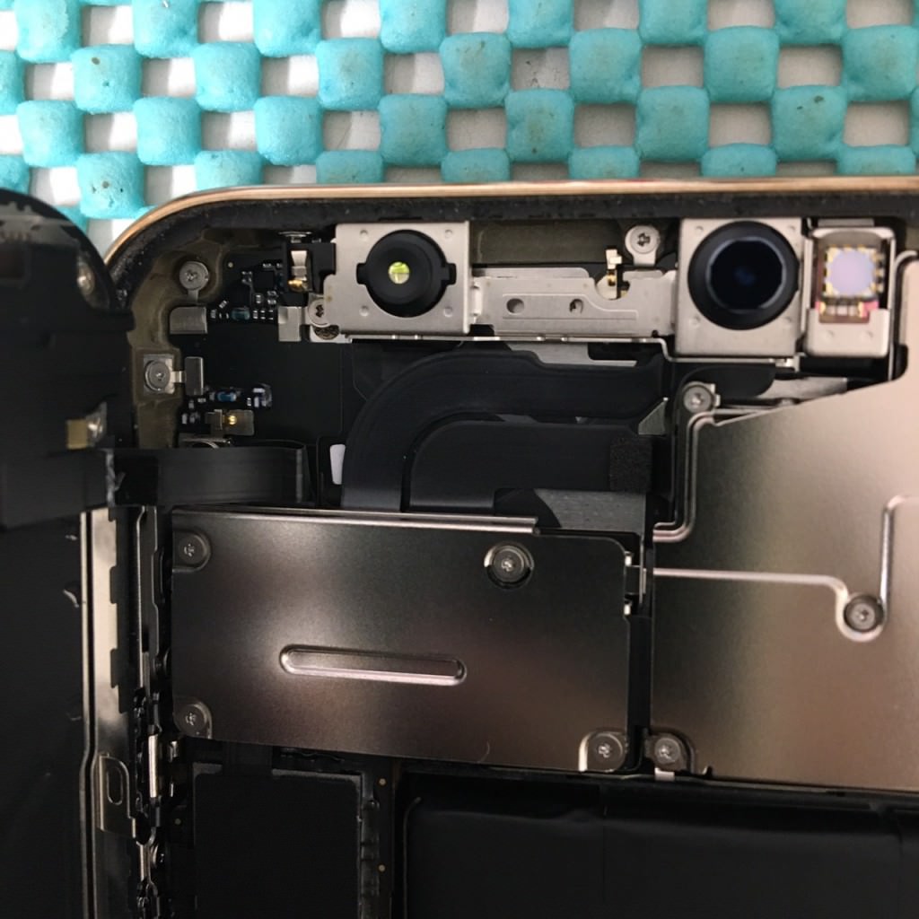 iPhone12ProMax 分解途中 スマホスピタル佐賀駅前店