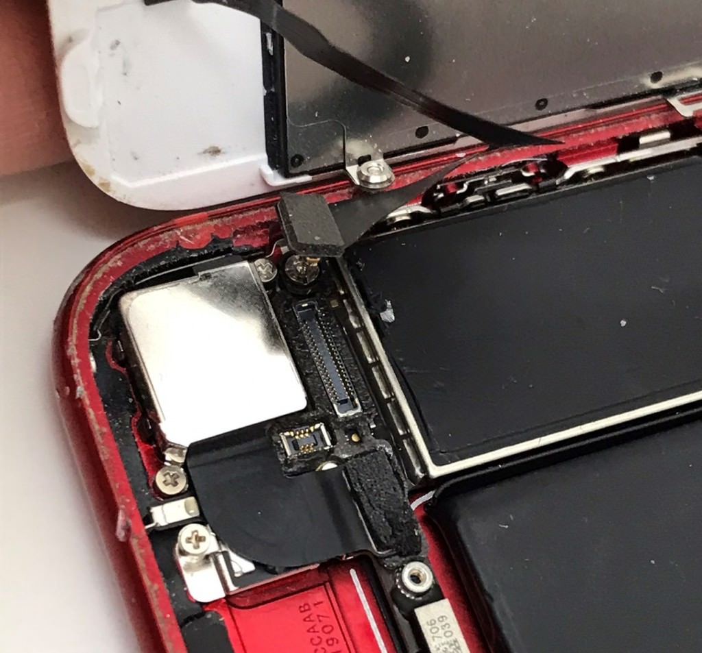 iPhone7画面交換修理途中1スマホスピタル佐賀駅前店