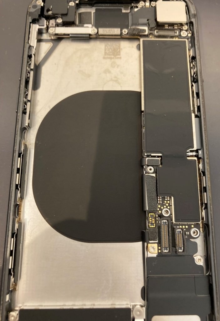 iPhone8バッテリー交換修理3スマホスピタル佐賀駅前店