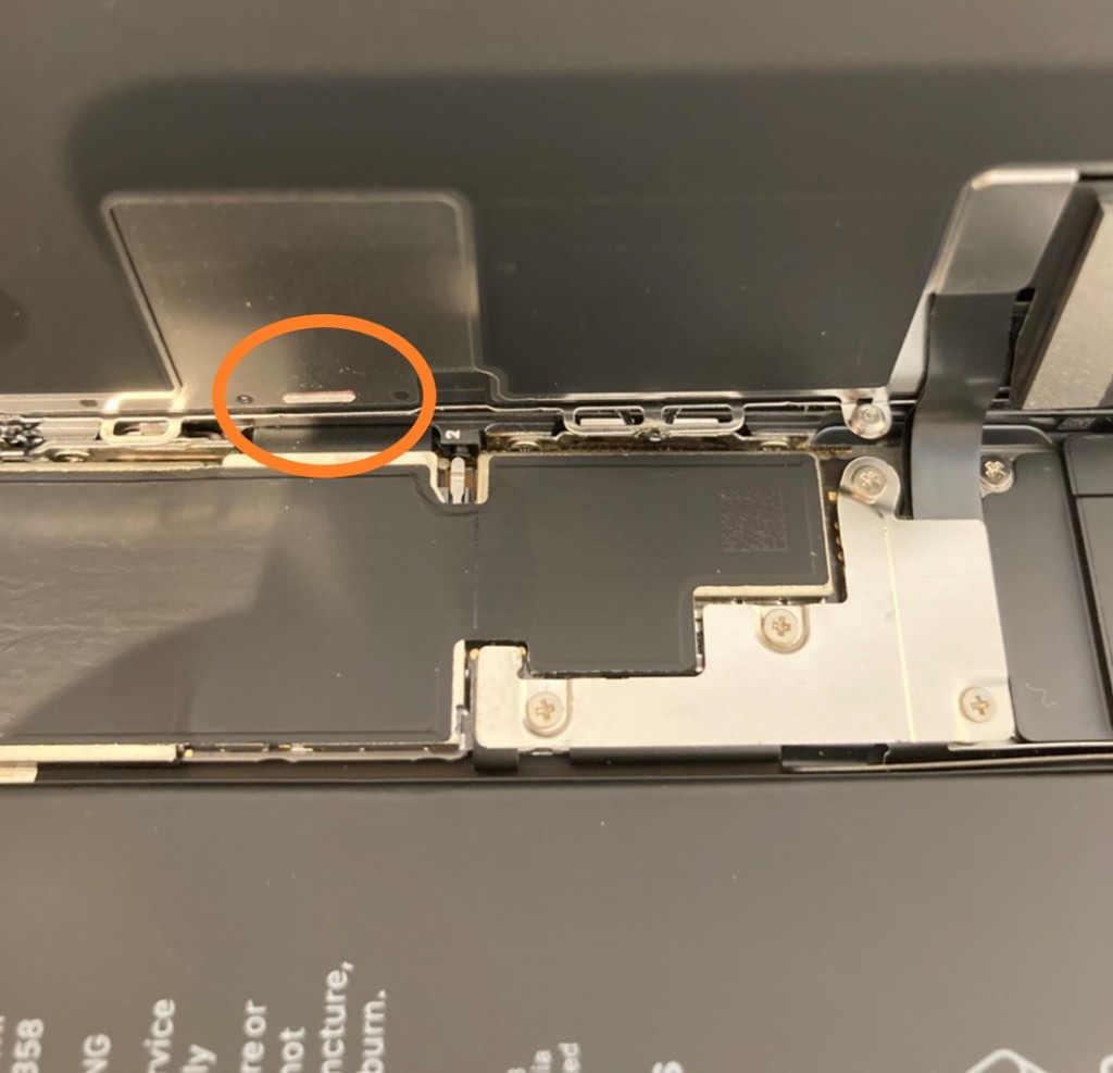 iPhone8バッテリー交換修理展開画像スマホスピタル佐賀駅前店