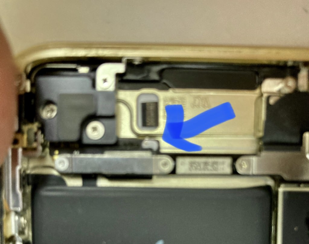 iPhone7画面交換+バッテリー交換修理分解途中2スマホスピタル佐賀駅前店