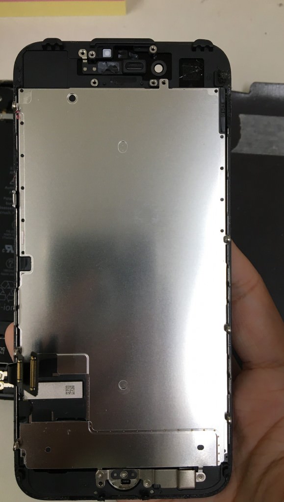 iPhone7画面交換修理パネル裏側 スマホスピタル佐賀駅前店