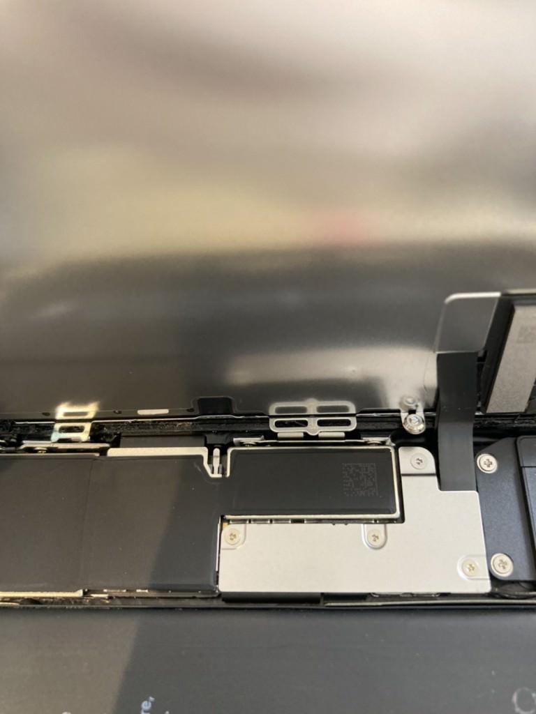 スマホスピタル佐賀駅前店 iPhone7 画面割れ