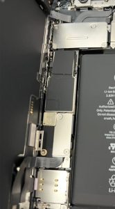 iPhone12 画面交換展開時 スマホスピタル佐賀駅前店