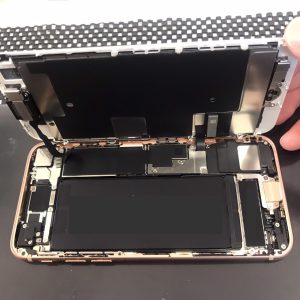 iPhone8　バッテリー交換修理　スマホスピタル佐賀駅前店