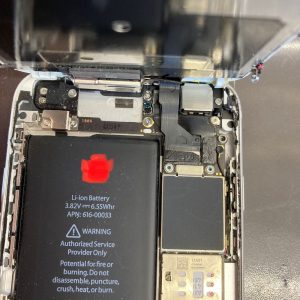 iPhone6s バッテリー交換修理水没反応シール スマホスピタル佐賀駅前店