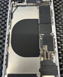 iPhone8 バッテリー交換取り付け前 スマホスピタル佐賀駅前店