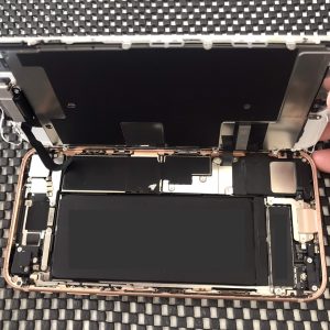 iPhone8　画面交換修理　スマホスピタル佐賀駅前店