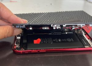 iPhoneXR バッテリー交換修理展開画像 スマホスピタル佐賀駅前店