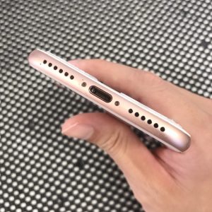 iPhone7　画面交換修理　スマホスピタル佐賀駅前店