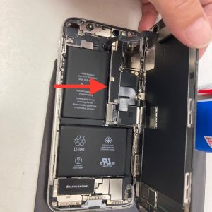 iPhone X 画面交換修理 基板付近 スマホスピタル佐賀駅前店