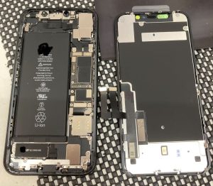 iPhone11 画面交換修理 切り離し スマホスピタル佐賀駅前店