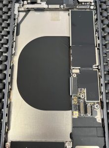 iPhone8 バッテリー交換取り付け前 スマホスピタル佐賀駅前店