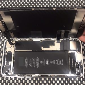 iPhoneSE2　バッテリー交換修理　スマホスピタル佐賀駅前店