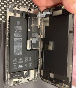 iPhone XS バッテリー交換修理 内部構造 スマホスピタル佐賀駅前店