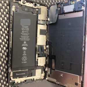 iPhone11 画面交換修理 内部状態確認 スマホスピタル佐賀駅前店