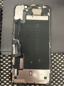 iPhone11 画面交換修理 部品移殖 スマホスピタル佐賀駅前店