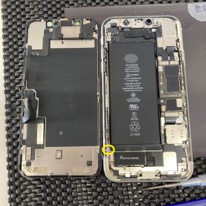 スマホの画面が真っ暗になった原因とは？ iPhone11 画面交換修理 部品移殖 スマホスピタル佐賀駅前店