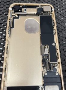 iPhone8 バッテリー交換取り付け前 スマホスピタル佐賀駅前店