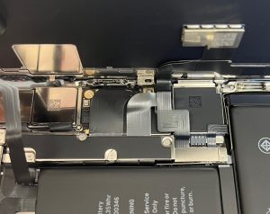 iPhoneX バッテリー交換展開時 スマホスピタル佐賀駅前店