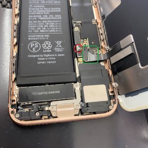 iPhone 8 バッテリー交換修理 分解画像 スマホスピタル佐賀駅前店