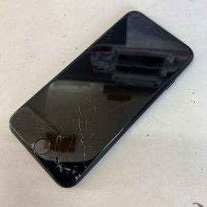 iPhone SE (第2世代)修理前状態確認 スマホスピタル佐賀駅前店