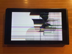 スイッチの画面 液晶が酷く割れてしまってもお任せください スマホスピタル香川高松レインボー通り