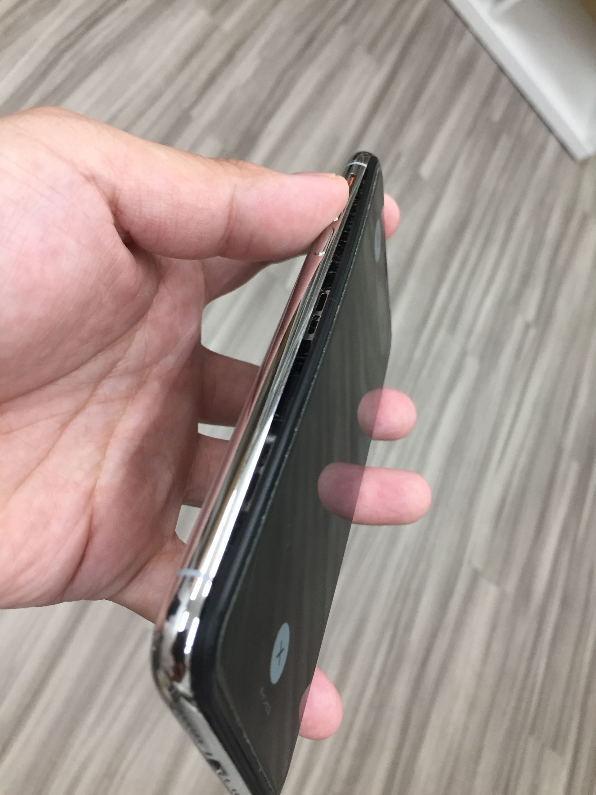 iPhoneXでも画面が浮くバッテリー膨張は発生します！ | スマホスピタル高槻