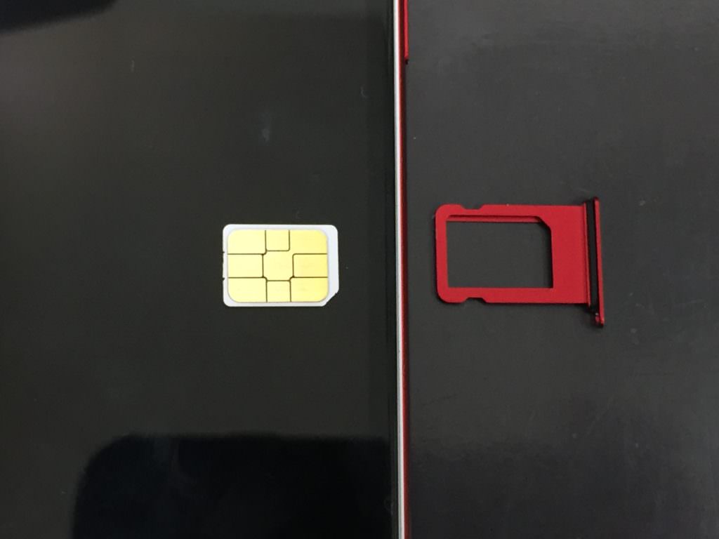 iPhone　SIMカード取り出し　カード取り出し　そのままさした　取れなくなった　取れない　高槻