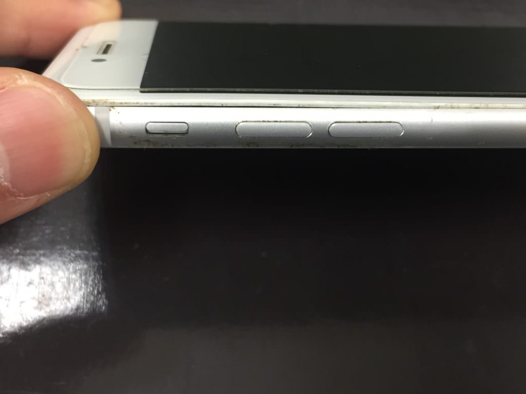 iPhone修理　iPhone8　バッテリー交換　電池交換　画面　浮いた　浮いてきた　即日　高槻