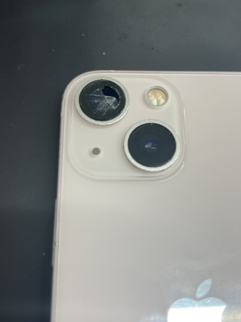 iPhone 13 / 256GB / カメラ割れ / 動作OK / 早い者勝ち 和歌山】iPhone 13カメラレンズ割れ修理！自分で修理するメリットと