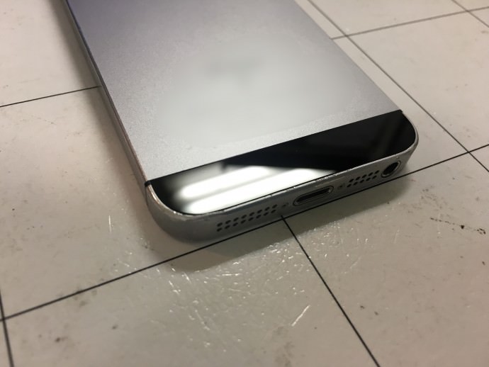 iPhoneSE バックガラス 交換済