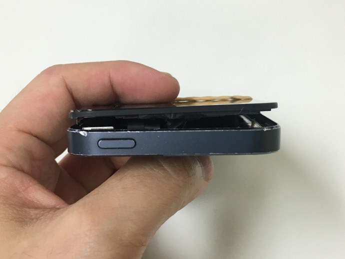 iPhone5 画面 取れかけ
