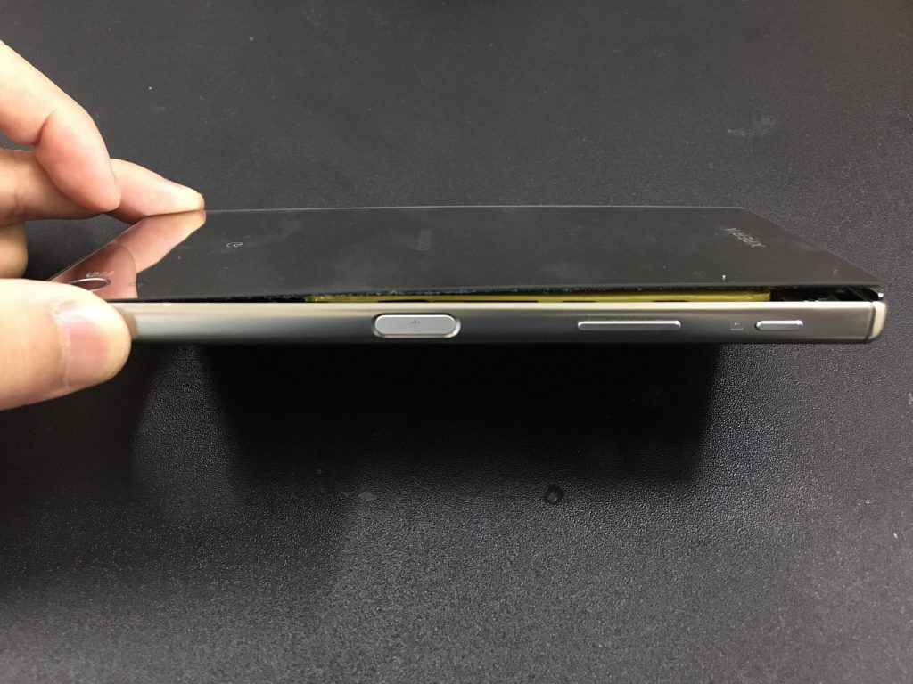 スマホ　Android　Xperia　電池交換　バッテリー交換　膨張　膨らんでる　中津　豊崎