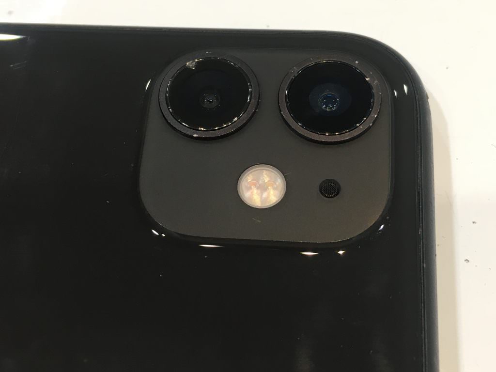 Iphone11シリーズの タピオカカメラ レンズが割れてもレンズだけ交換が可能 スマホスピタル心斎橋店