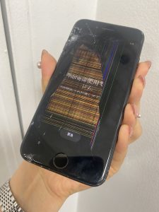 iPhoneは使用できませんのiPhoneはスマホスピタルイオン洛南店にご相談ください！