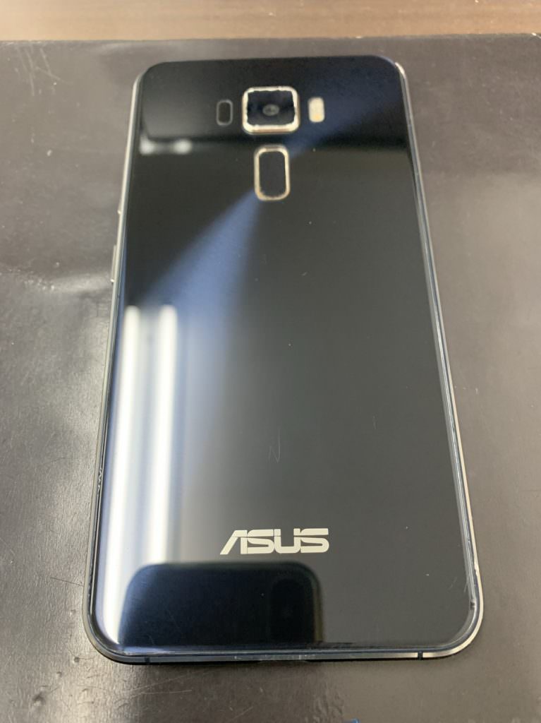 ASUS　zenfone　背面パネル割れ　修理後