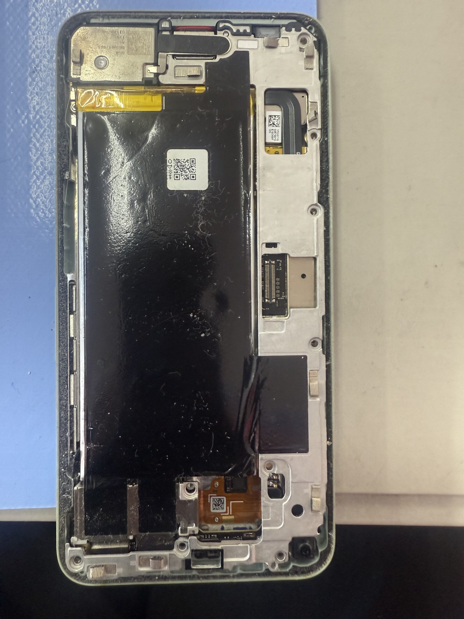 バッテリー膨張した状態のAndroid pixel5