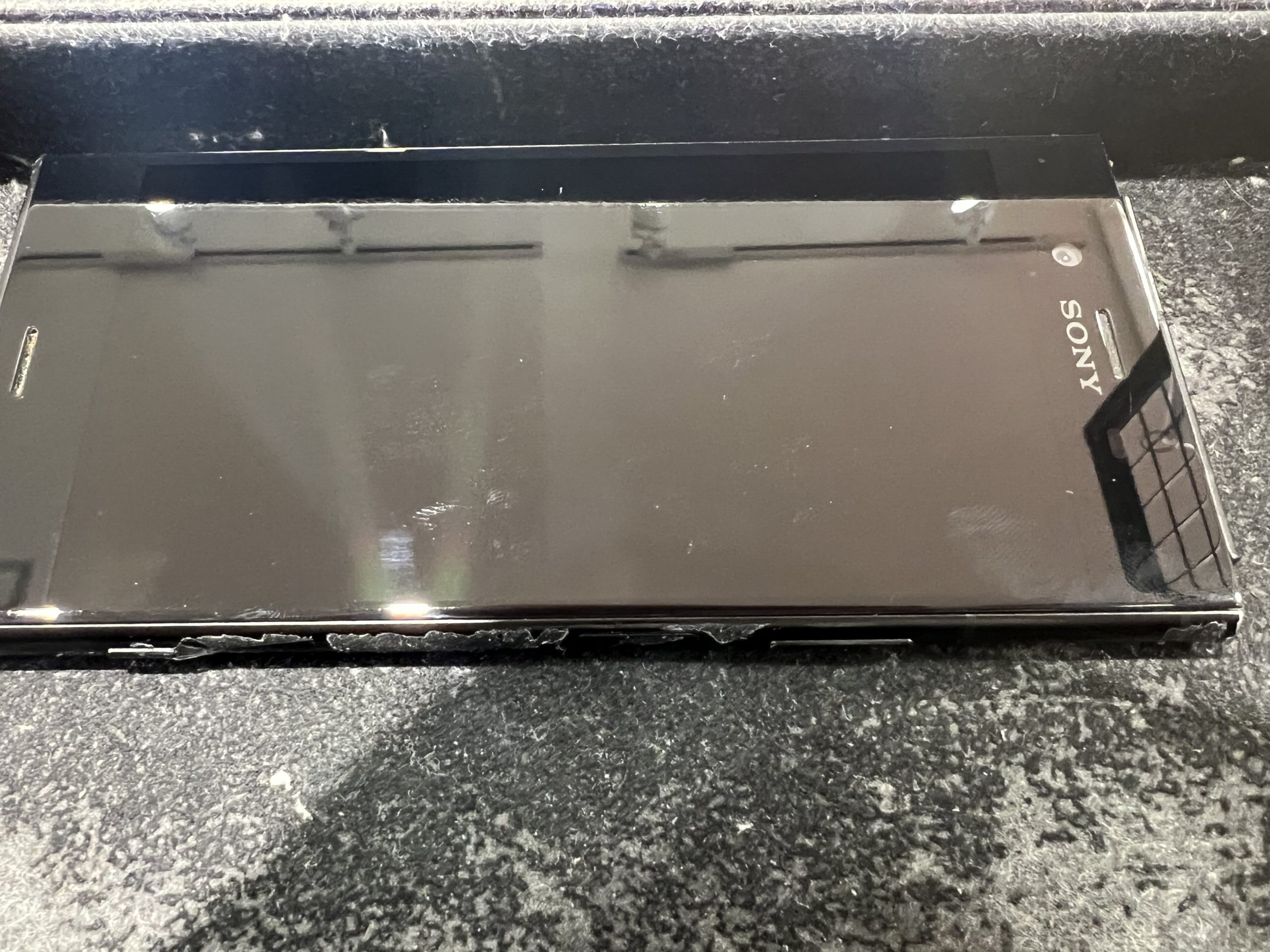 新しいバッテリーに交換したXperiaXZ2 コンパクト