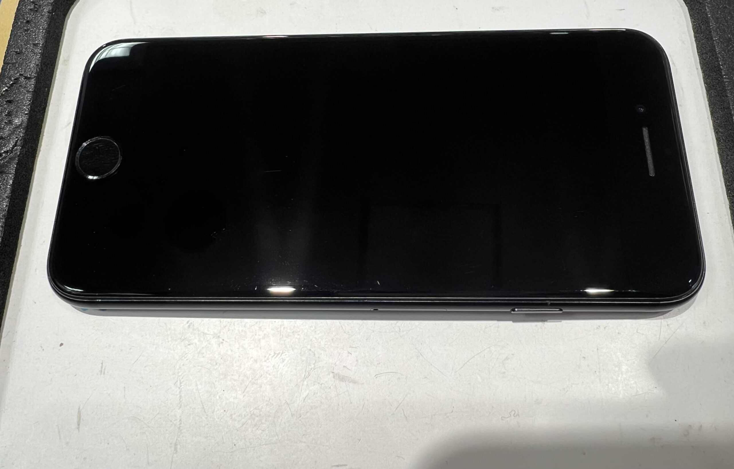 画面修理後のiPhone SE2